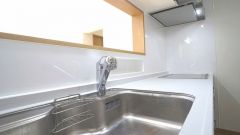 調理スペースが広くお料理しやすい仕様になっています。シンクも大きめなので洗い物もスムーズです。